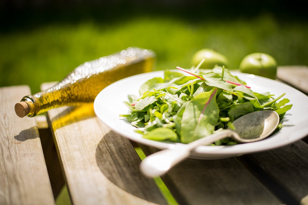 3 Easy Ways to Use Your Smart Garden for an Outdoor Dinner